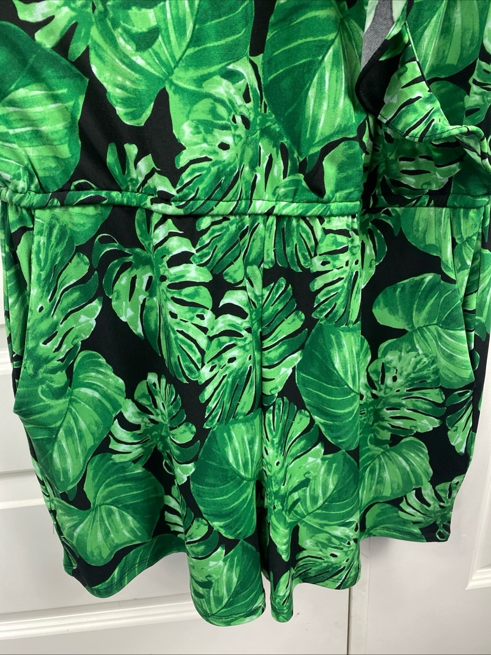 White House Black Market Orchid Palm Leaf Ruffle Summer Romper Tropical XS - Picture 5 of 9